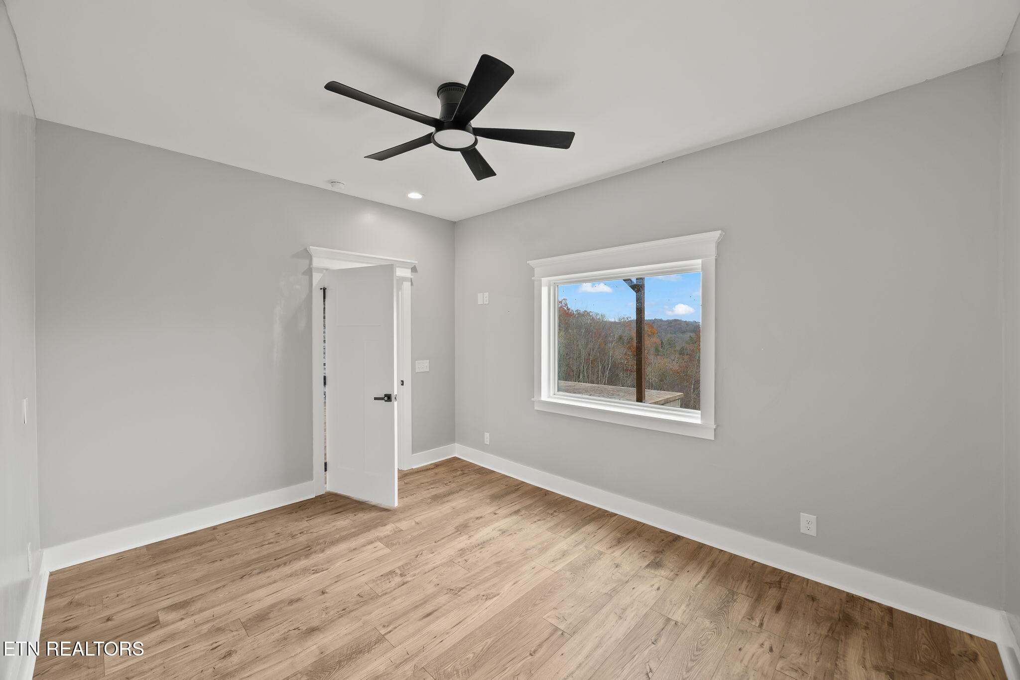 176 Bear Pause Road Byrdstown TN 38549