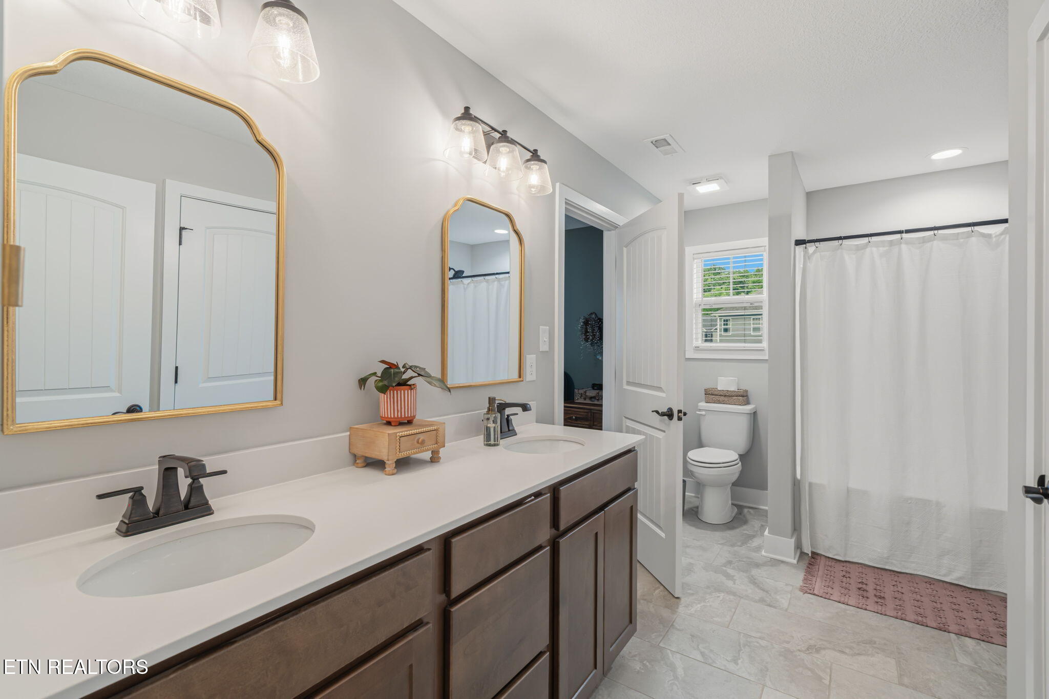 211 Queenberry Street Oak Ridge TN 37830