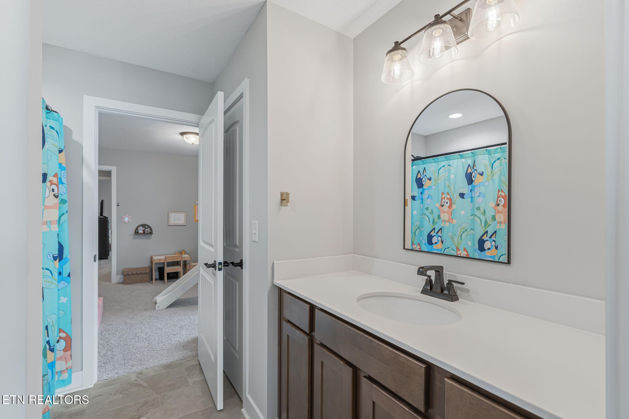 211 Queenberry Street Oak Ridge TN 37830