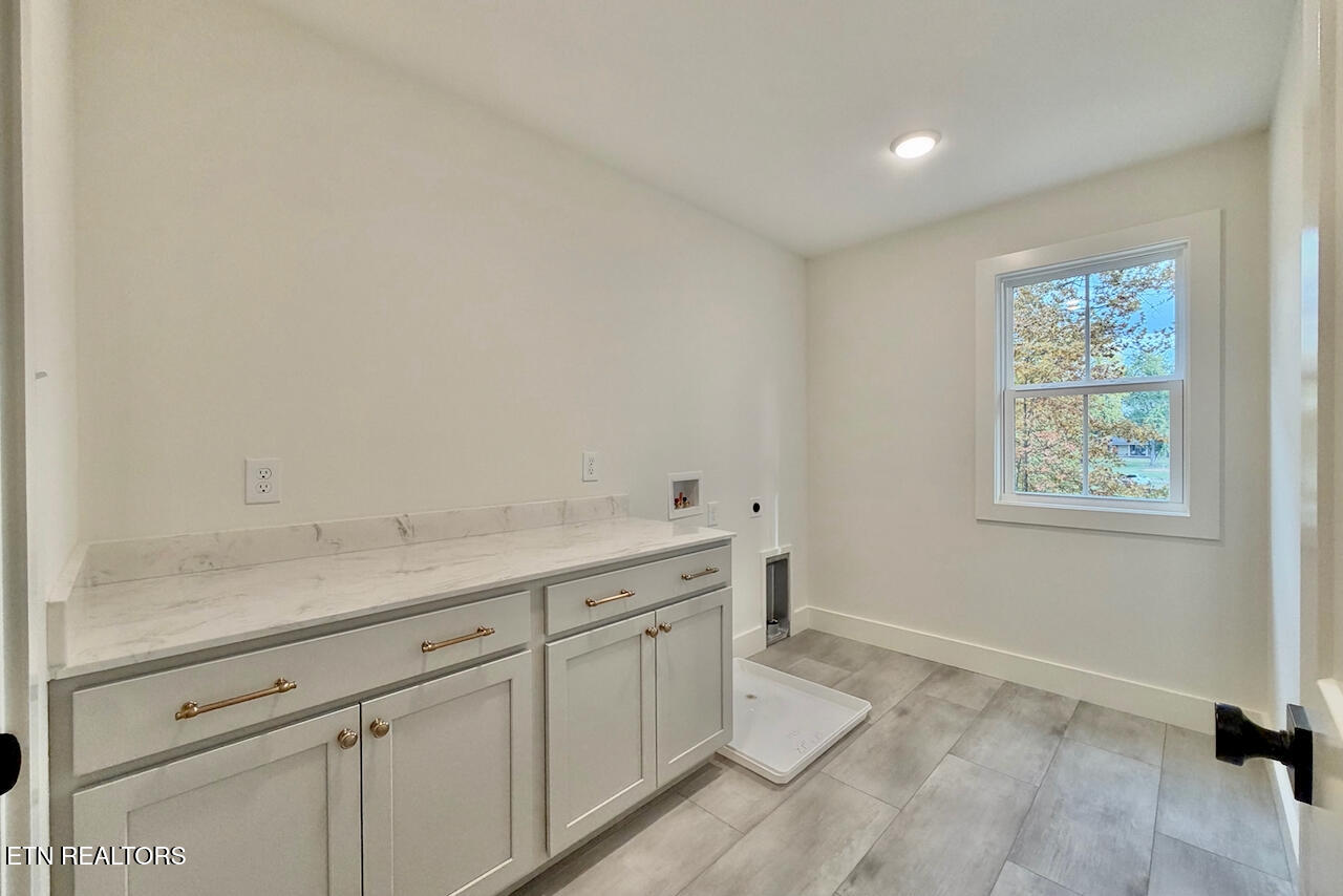 1765 Spring Oak Lane Knoxville TN 37922