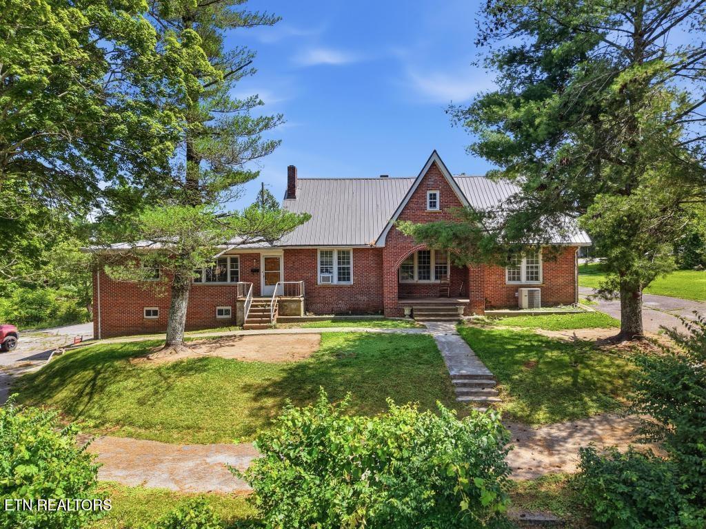 215 E Adams Street Crossville TN 38555
