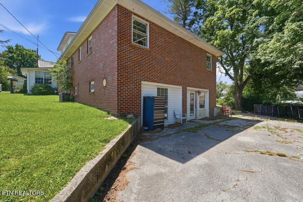 215 E Adams Street Crossville TN 38555