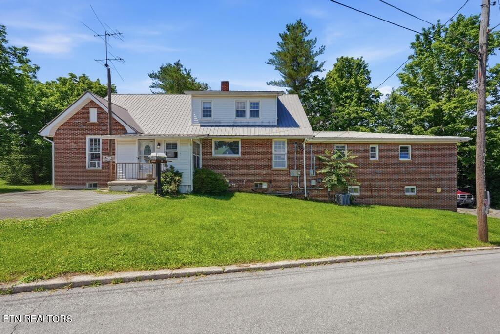 215 E Adams Street Crossville TN 38555