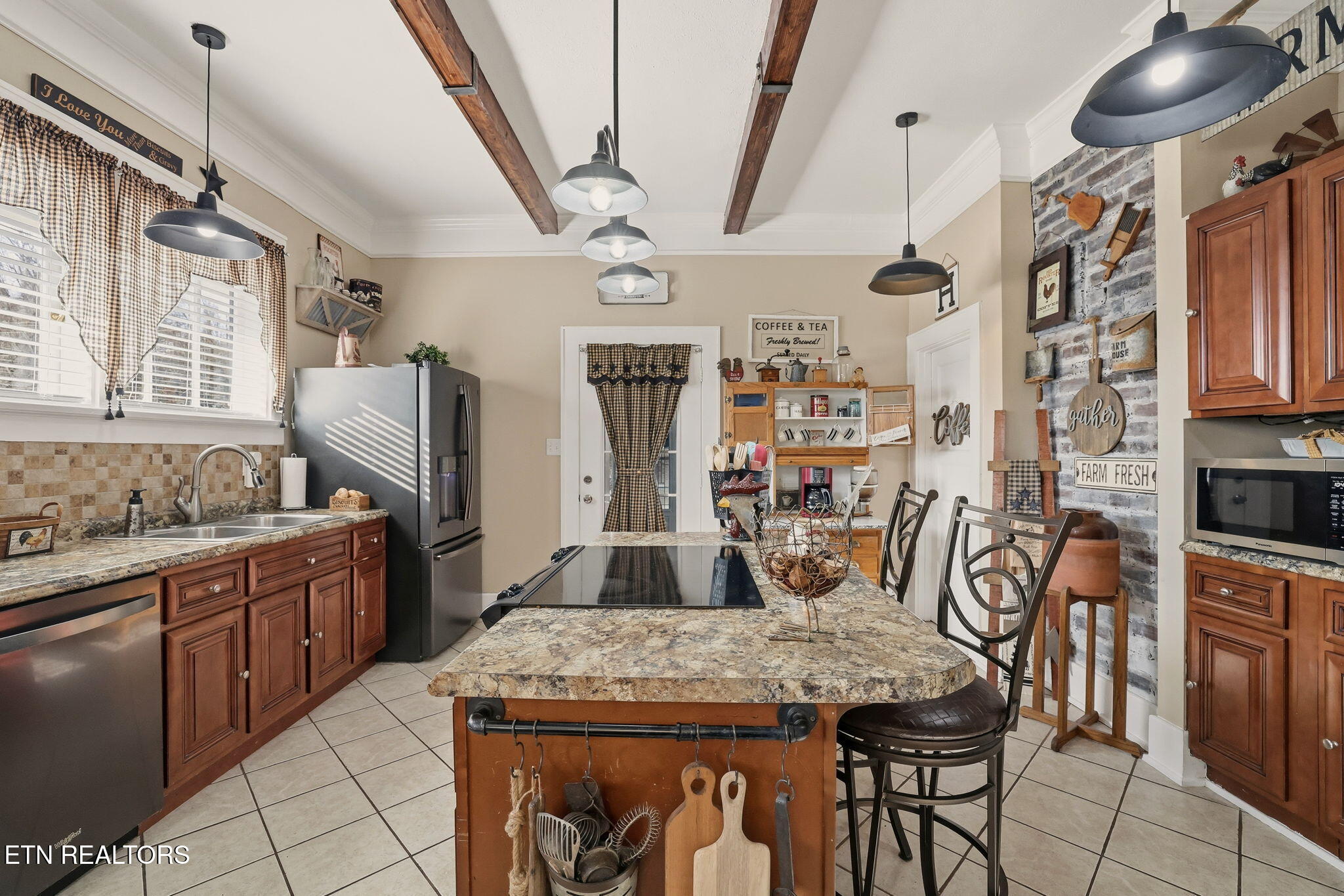 518 N Main Street Clinton TN 37716
