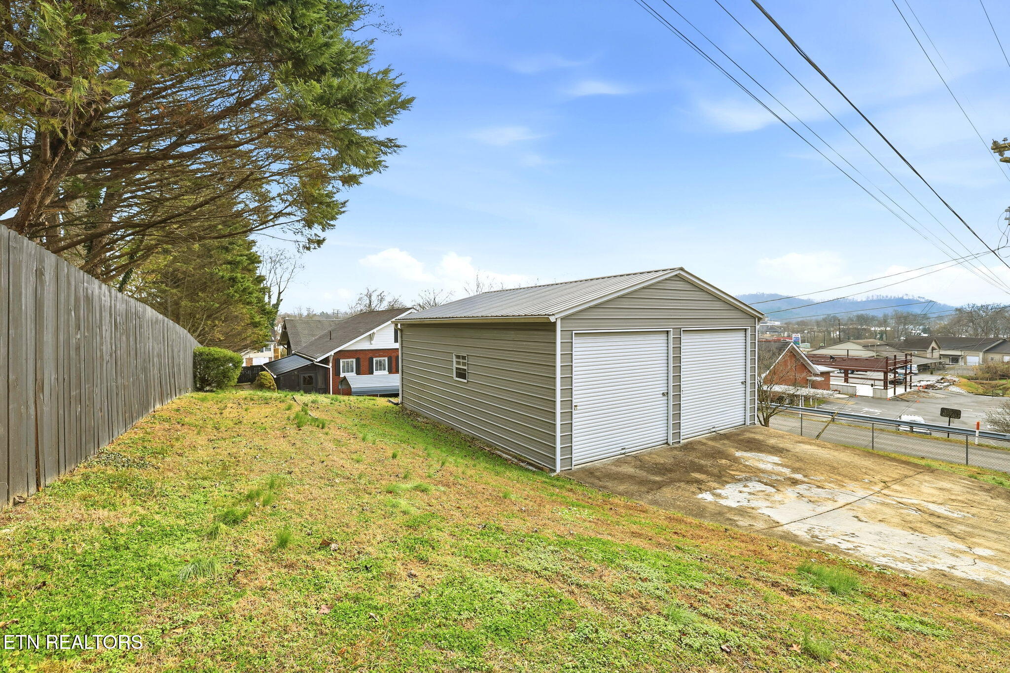 518 N Main Street Clinton TN 37716