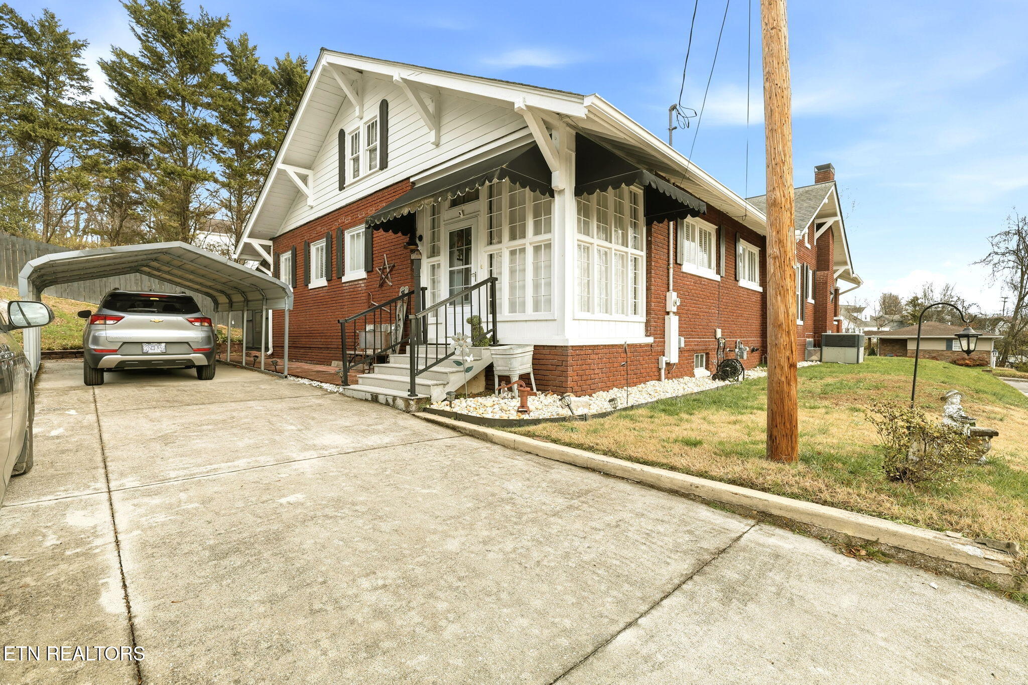 518 N Main Street Clinton TN 37716