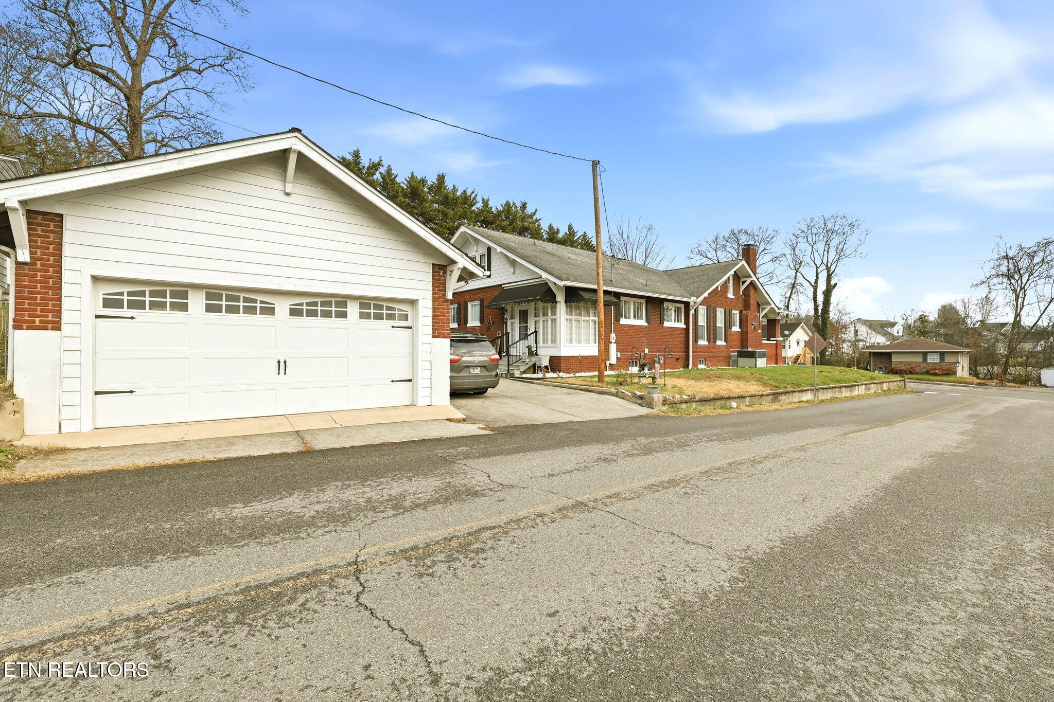 518 N Main Street Clinton TN 37716