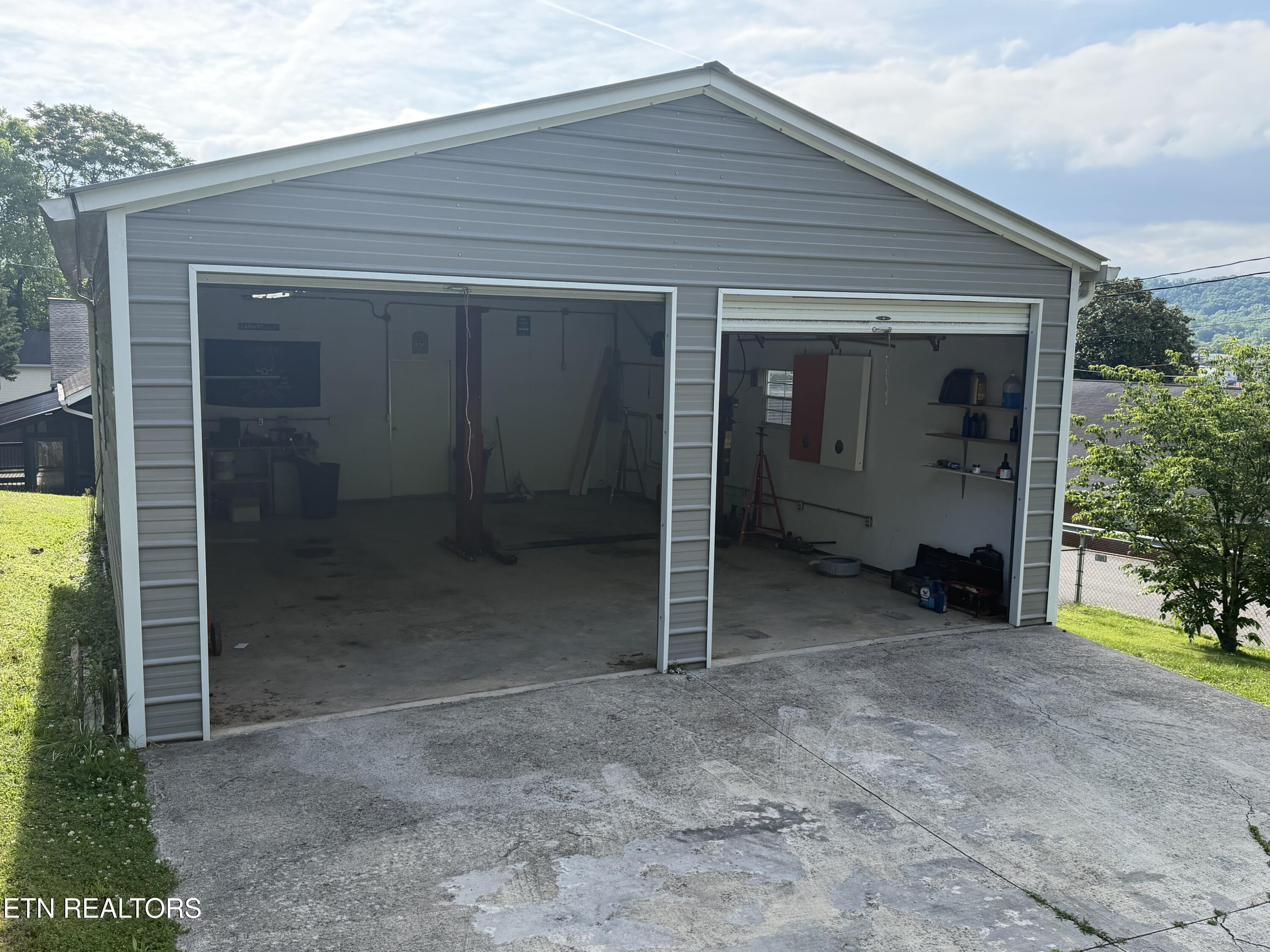 518 N Main Street Clinton TN 37716