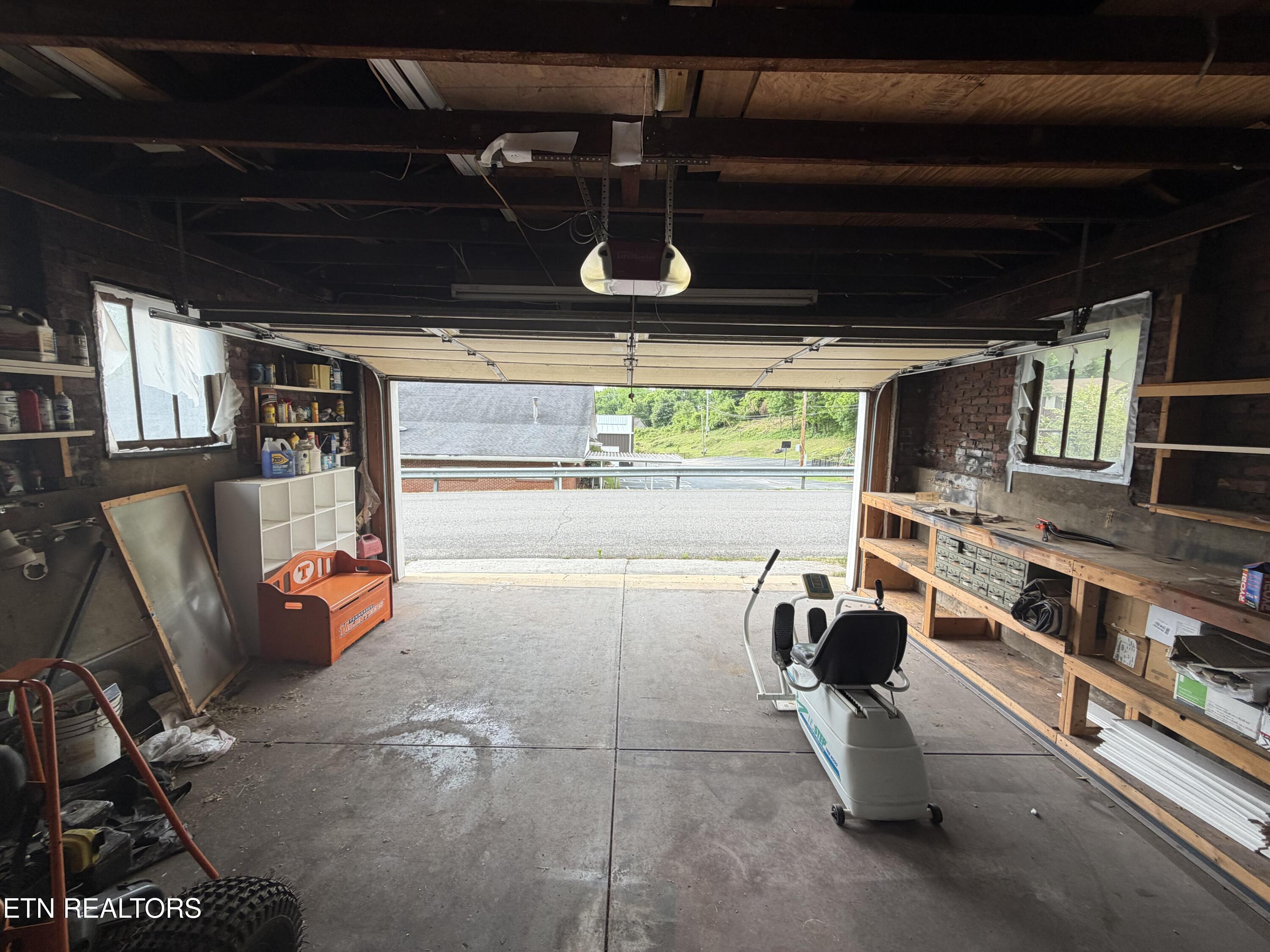 518 N Main Street Clinton TN 37716