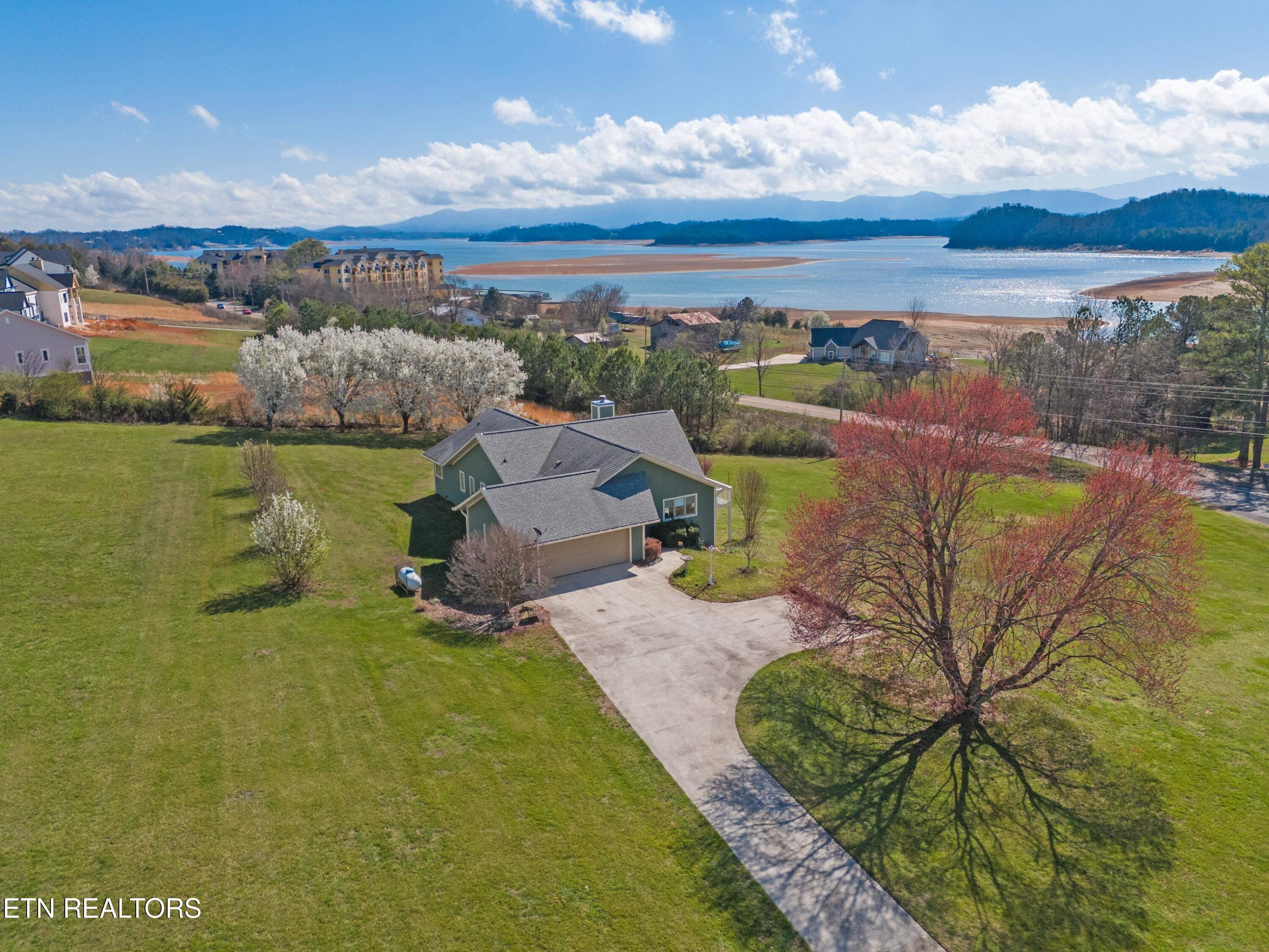 2020 Ranch Road Dandridge TN 37725