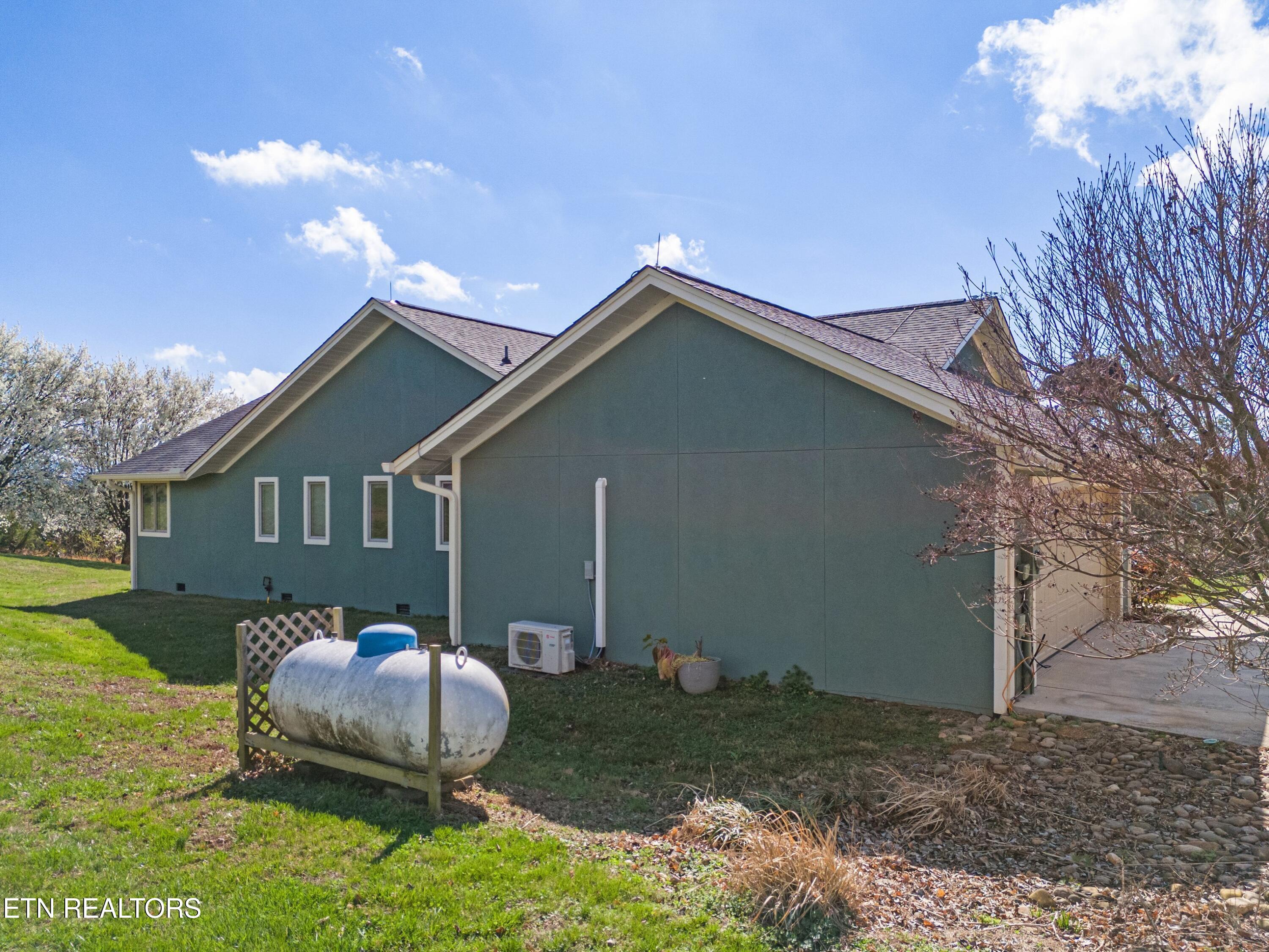 2020 Ranch Road Dandridge TN 37725