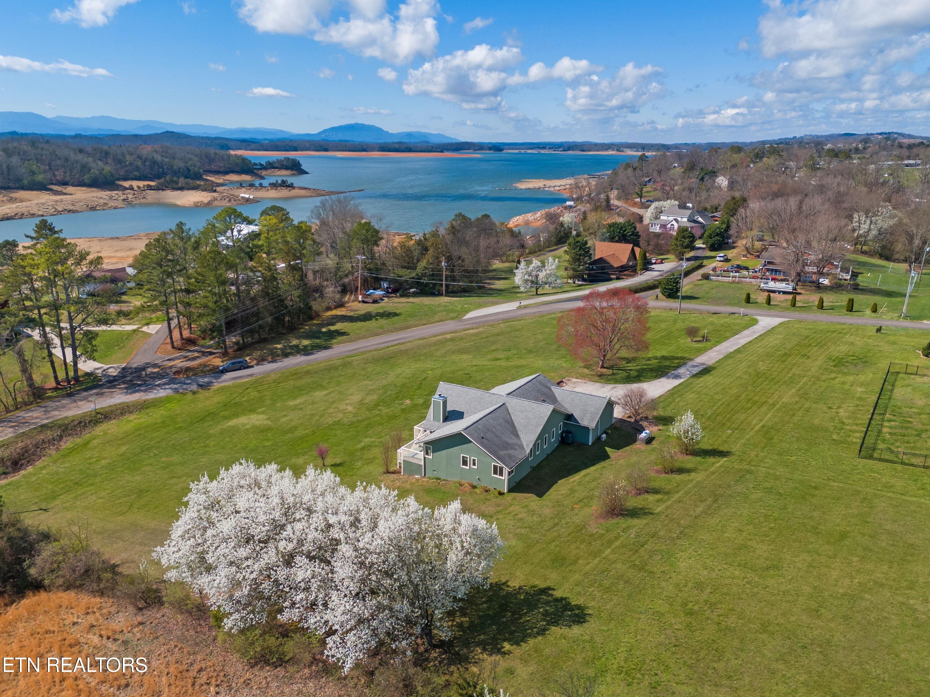 2020 Ranch Road Dandridge TN 37725