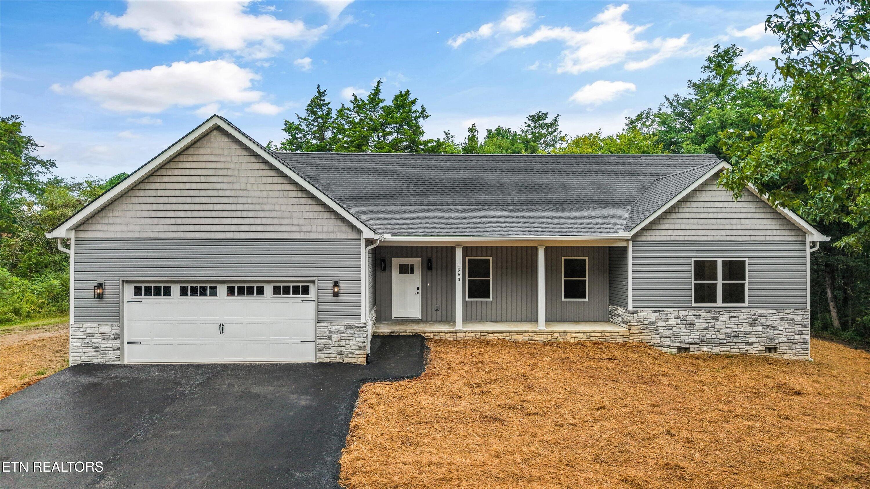 1963 Lee Proffitt Way Sevierville TN 37876