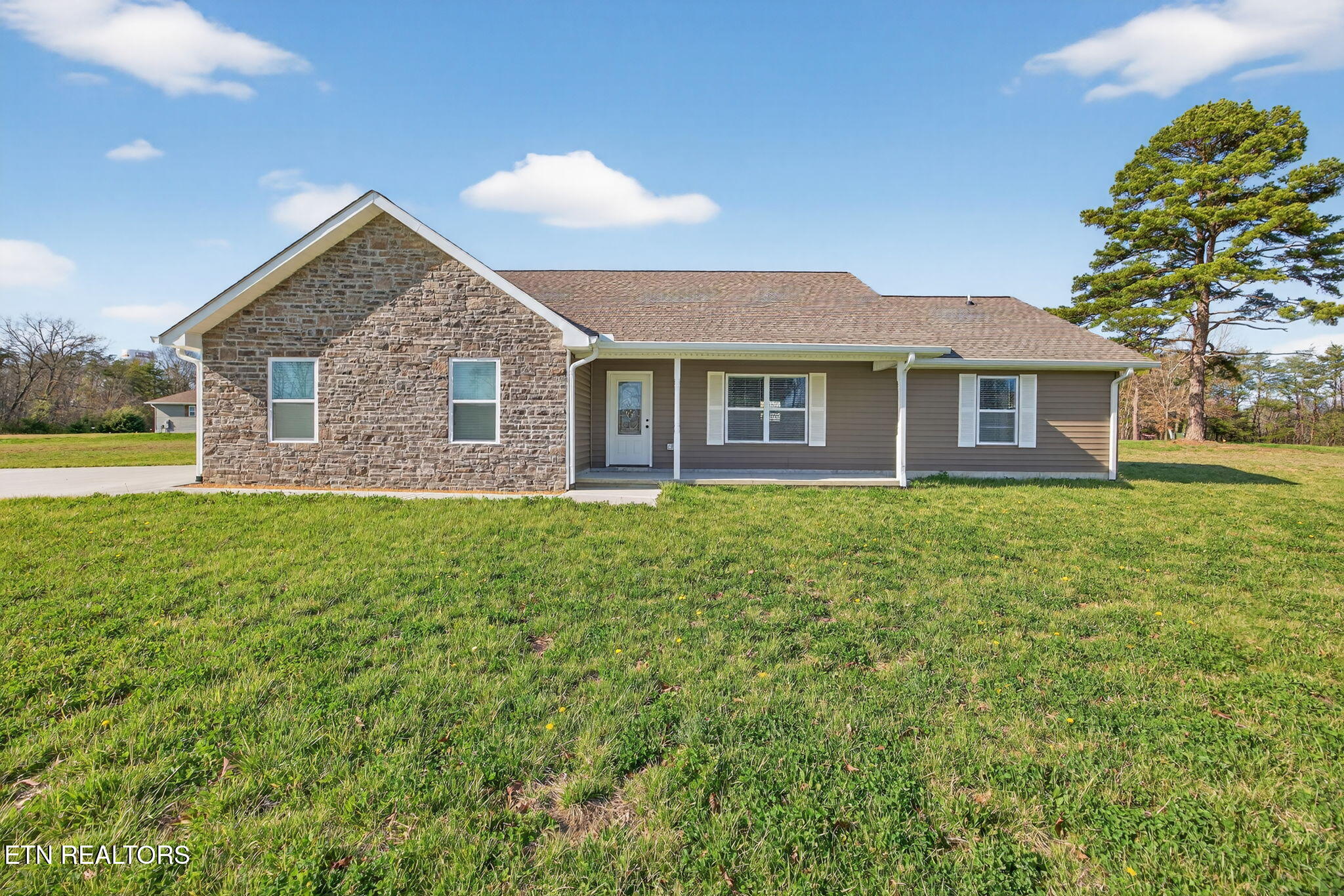 453 Hinch Mountain View Road Crossville TN 38555