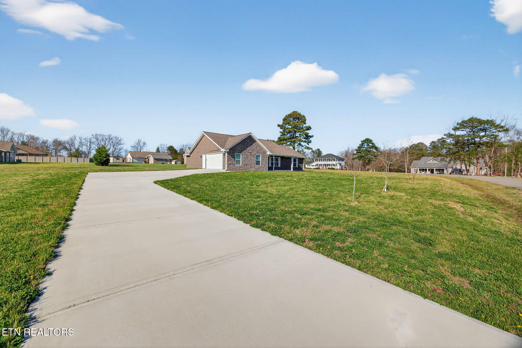 453 Hinch Mountain View Road Crossville TN 38555