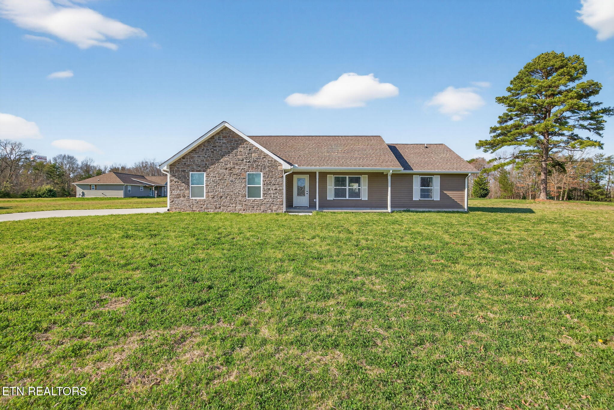 453 Hinch Mountain View Road Crossville TN 38555