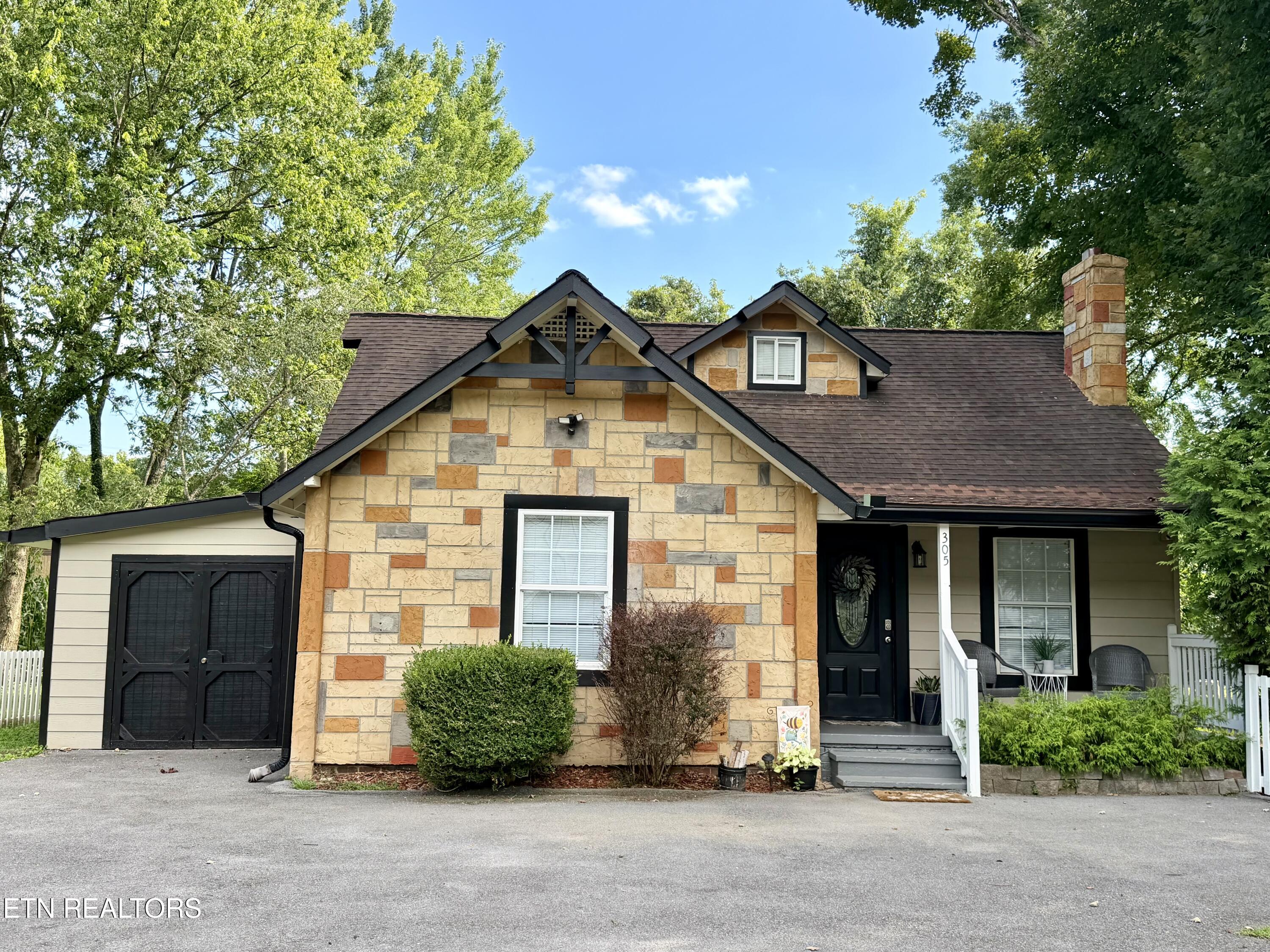 305 Jackson Street Sevierville TN 37862