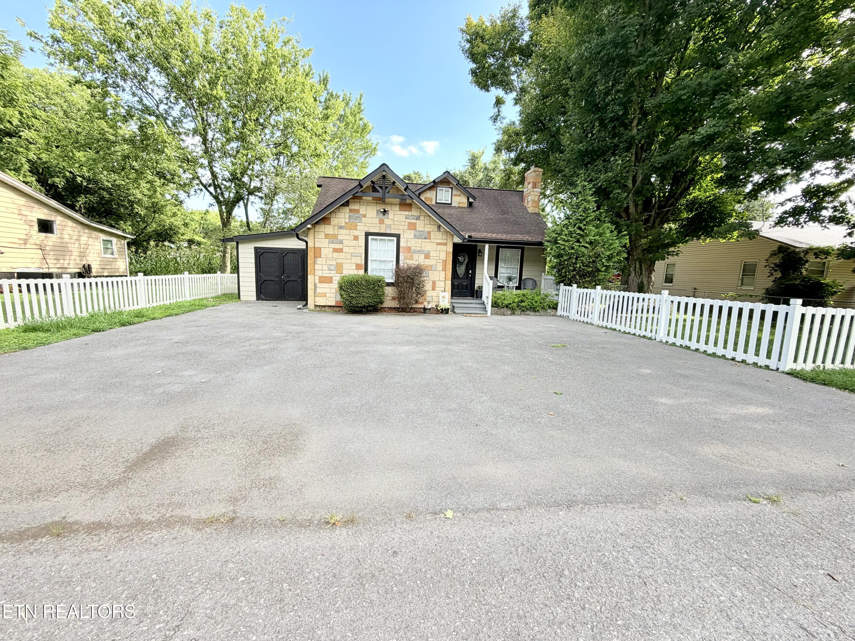 305 Jackson Street Sevierville TN 37862