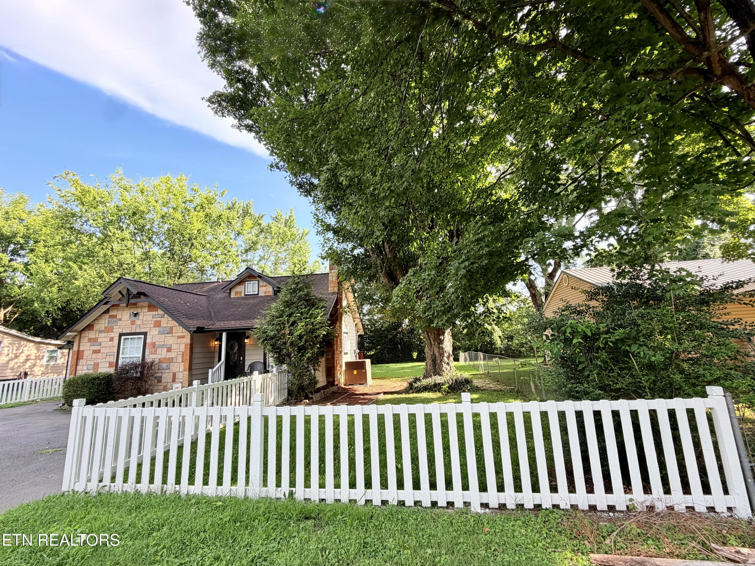 305 Jackson Street Sevierville TN 37862