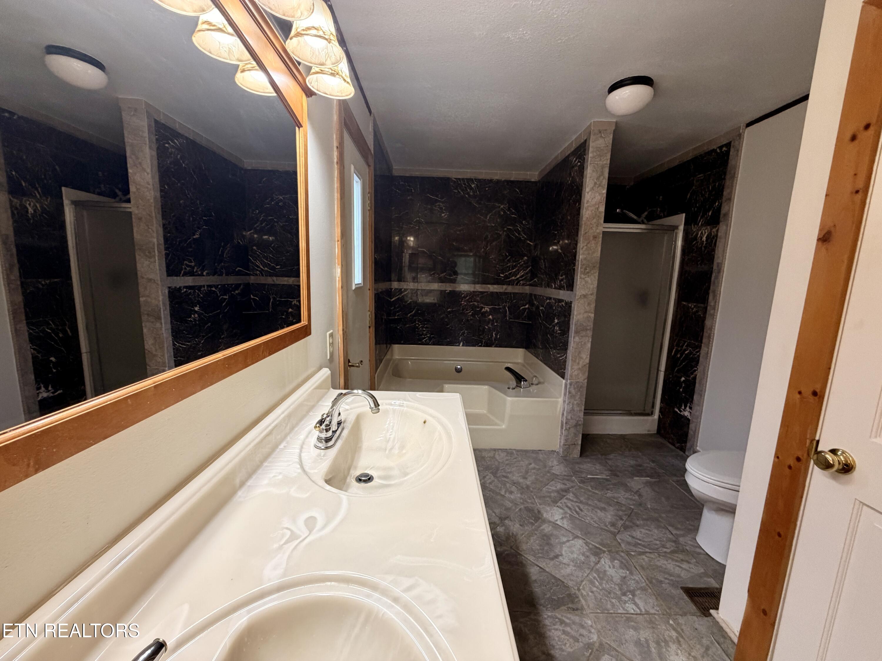 489 Hickory Grove Road Madisonville TN 37354