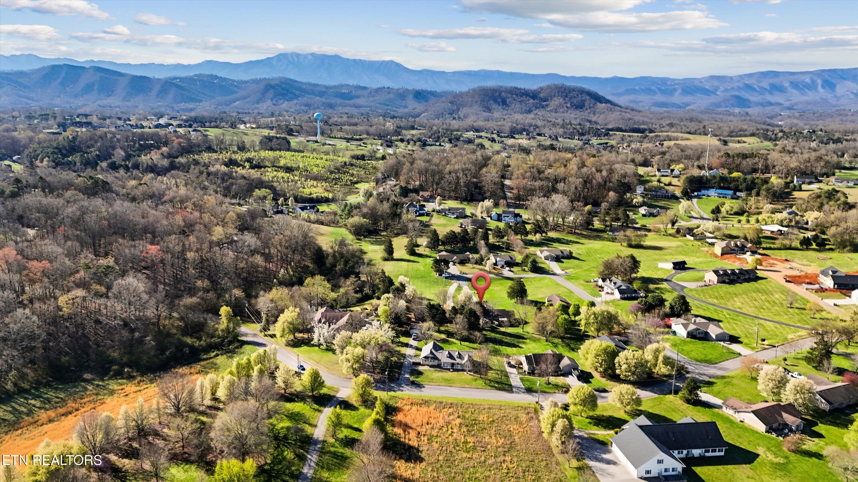 1533 Haley Lynn Road Pigeon Forge TN 37862