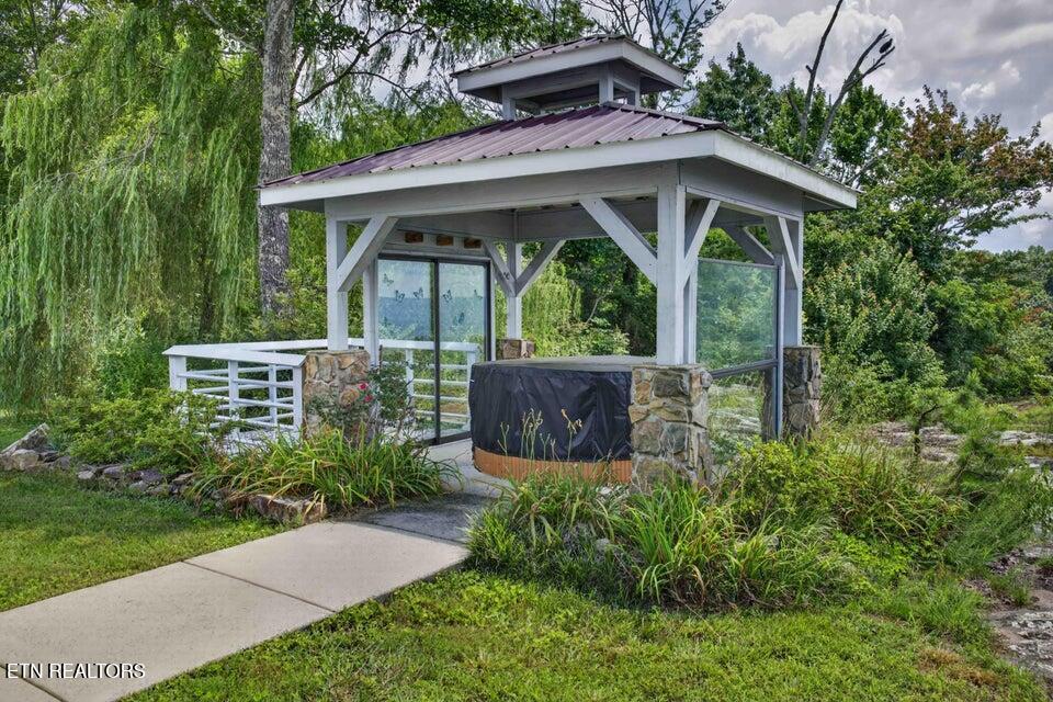 1981 Porch Rock Road Pikeville TN 37367