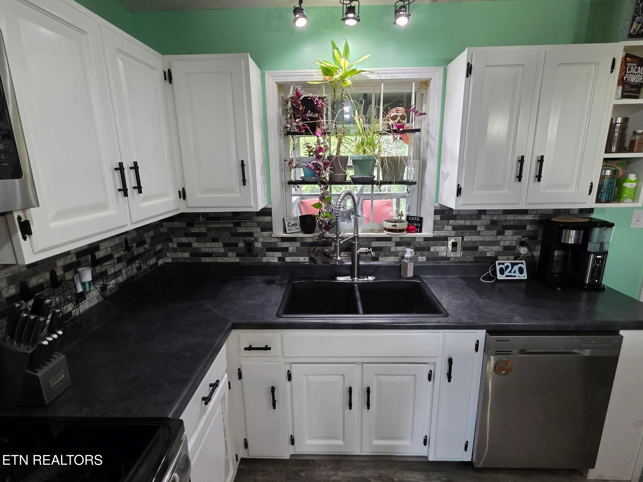 220 Michal Lane New Tazewell TN 37825
