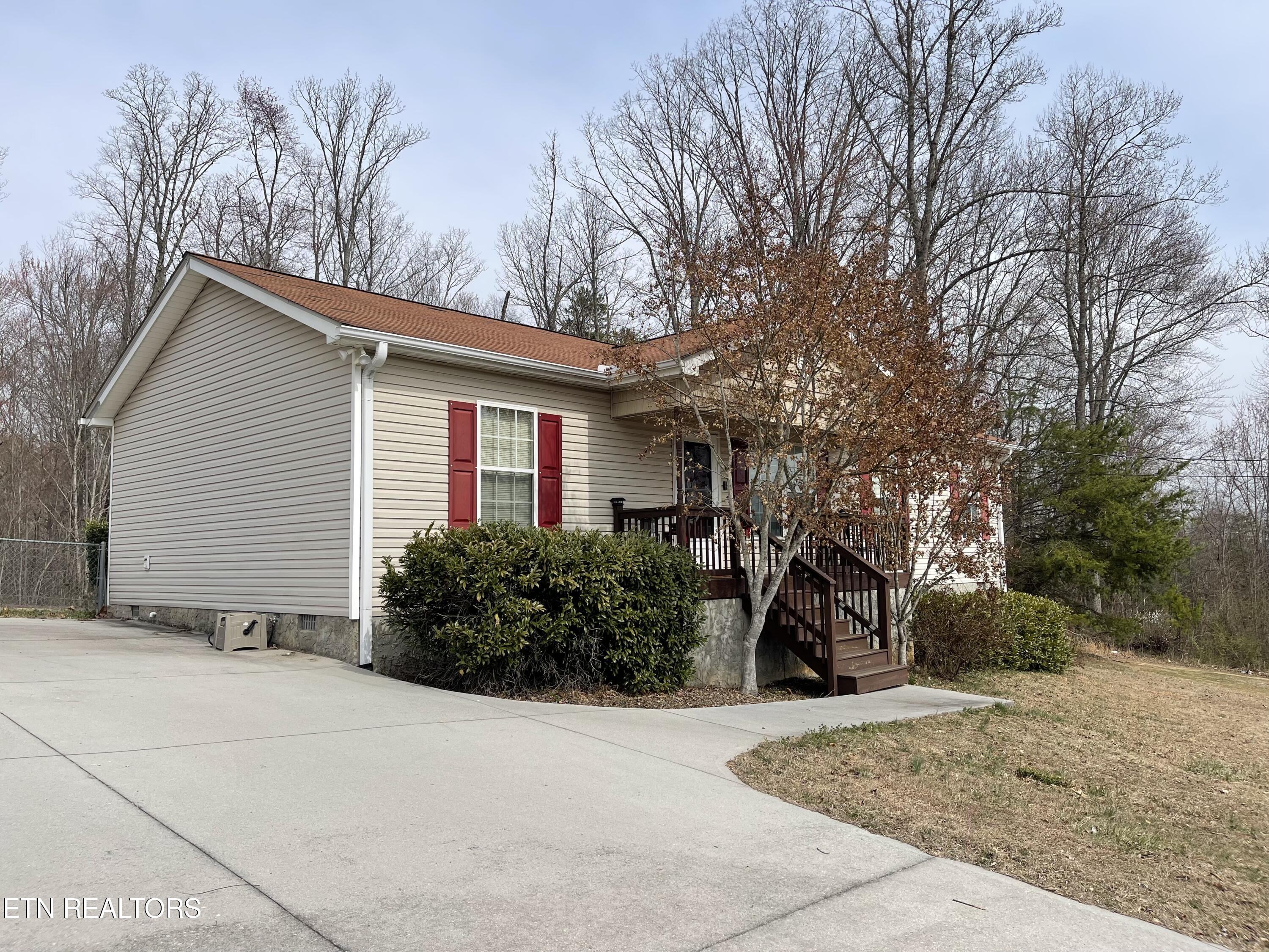168 Volunteer Lane Clinton TN 37716