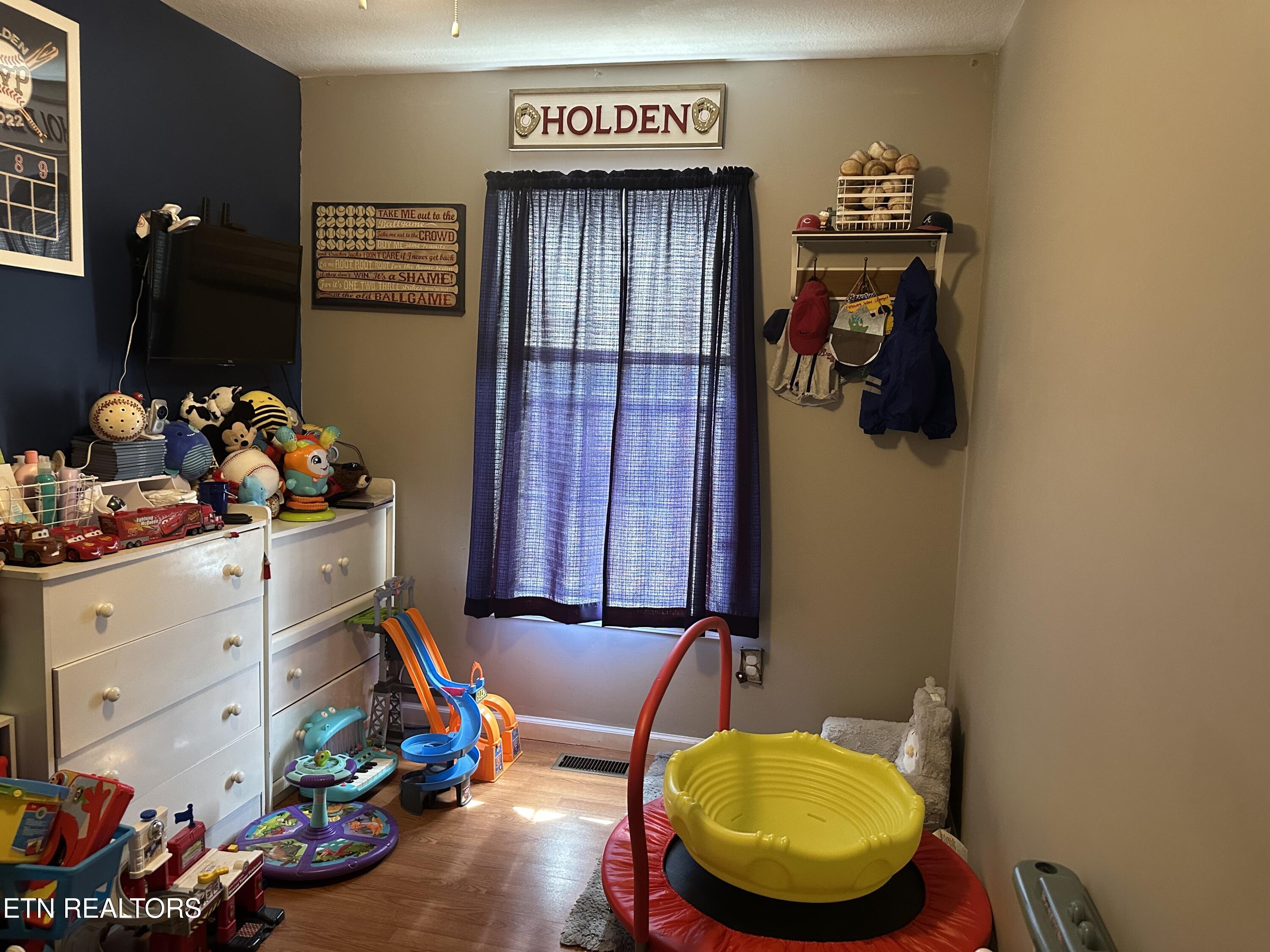168 Volunteer Lane Clinton TN 37716