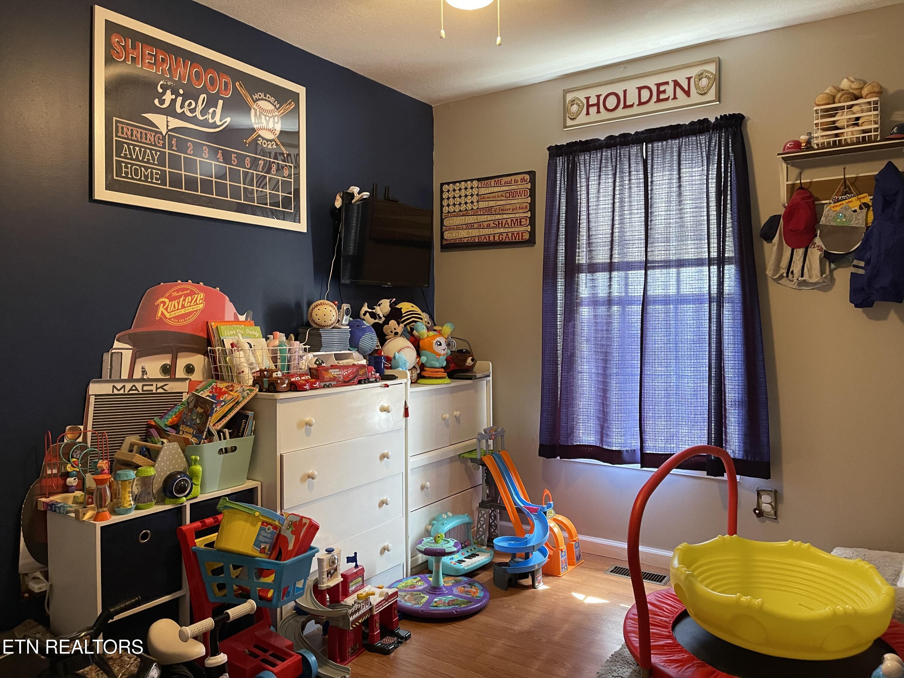 168 Volunteer Lane Clinton TN 37716