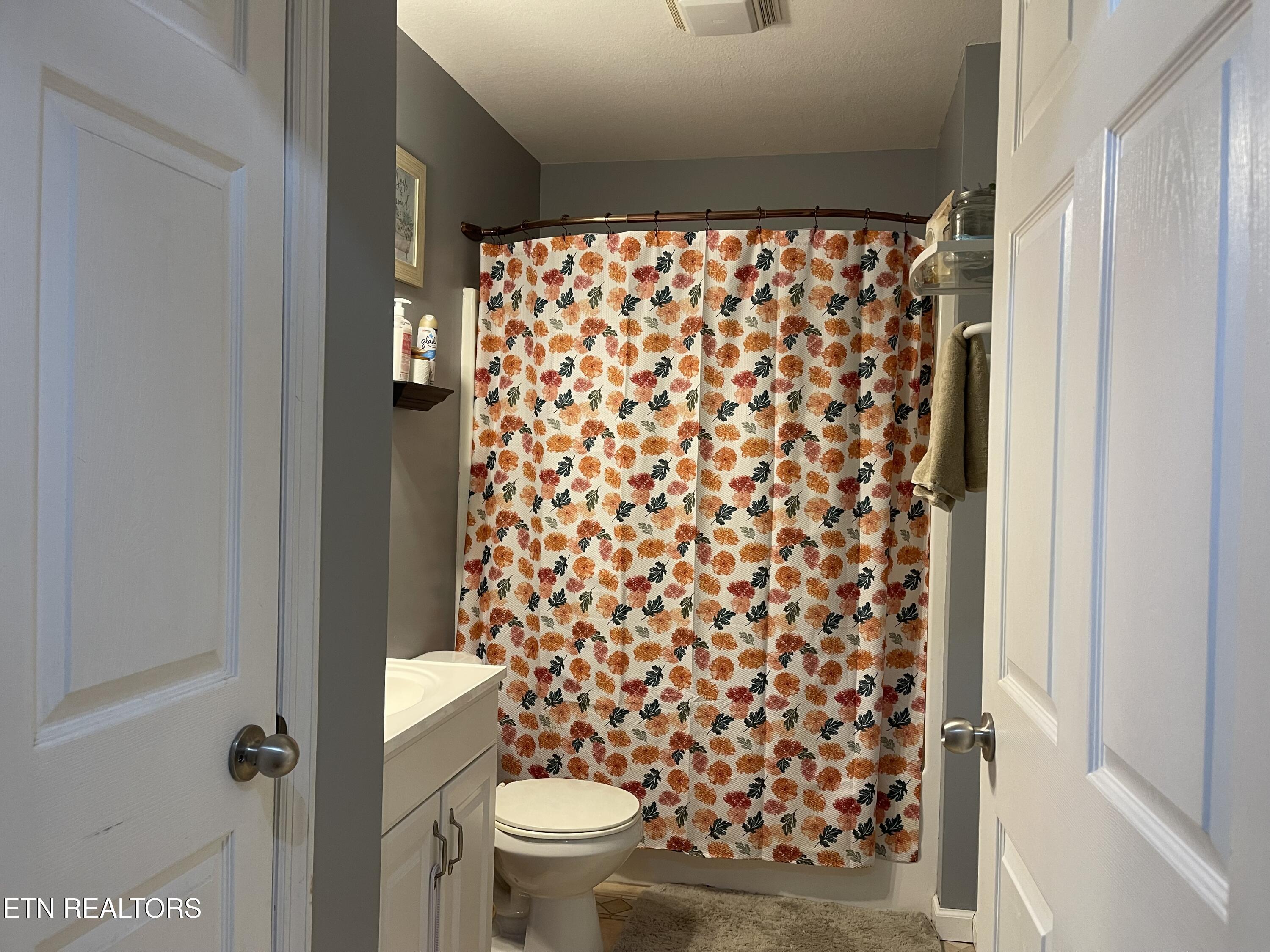 168 Volunteer Lane Clinton TN 37716
