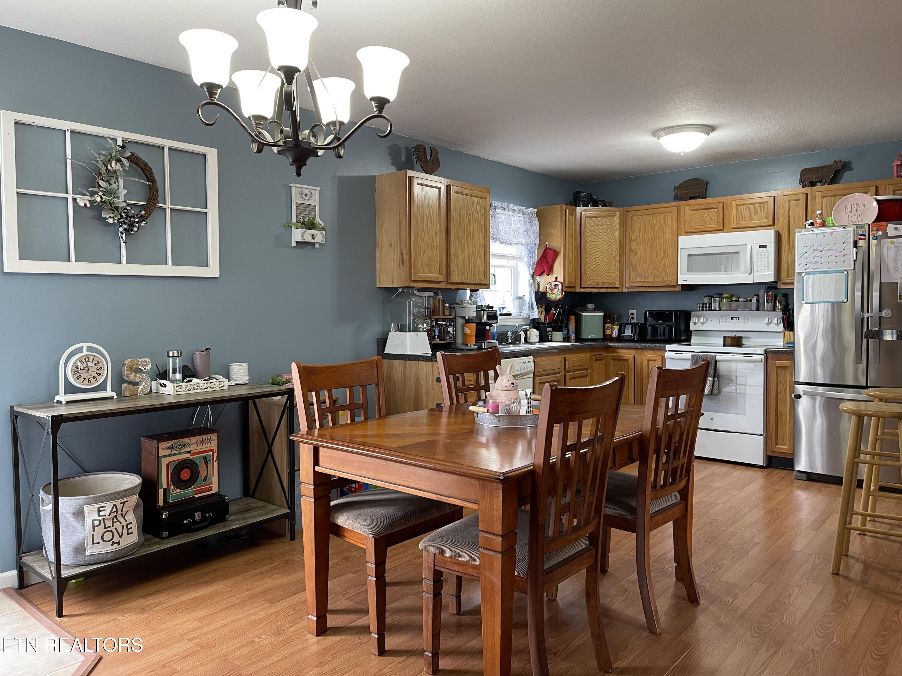 168 Volunteer Lane Clinton TN 37716