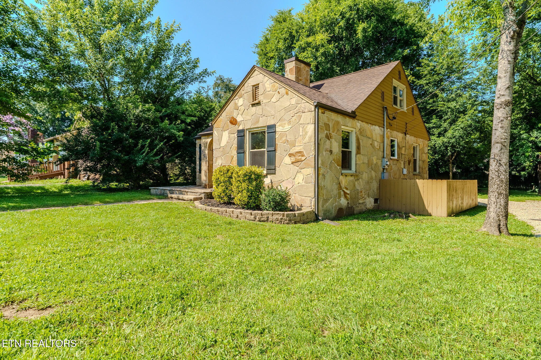 2709 Fairview Street Knoxville TN 37917