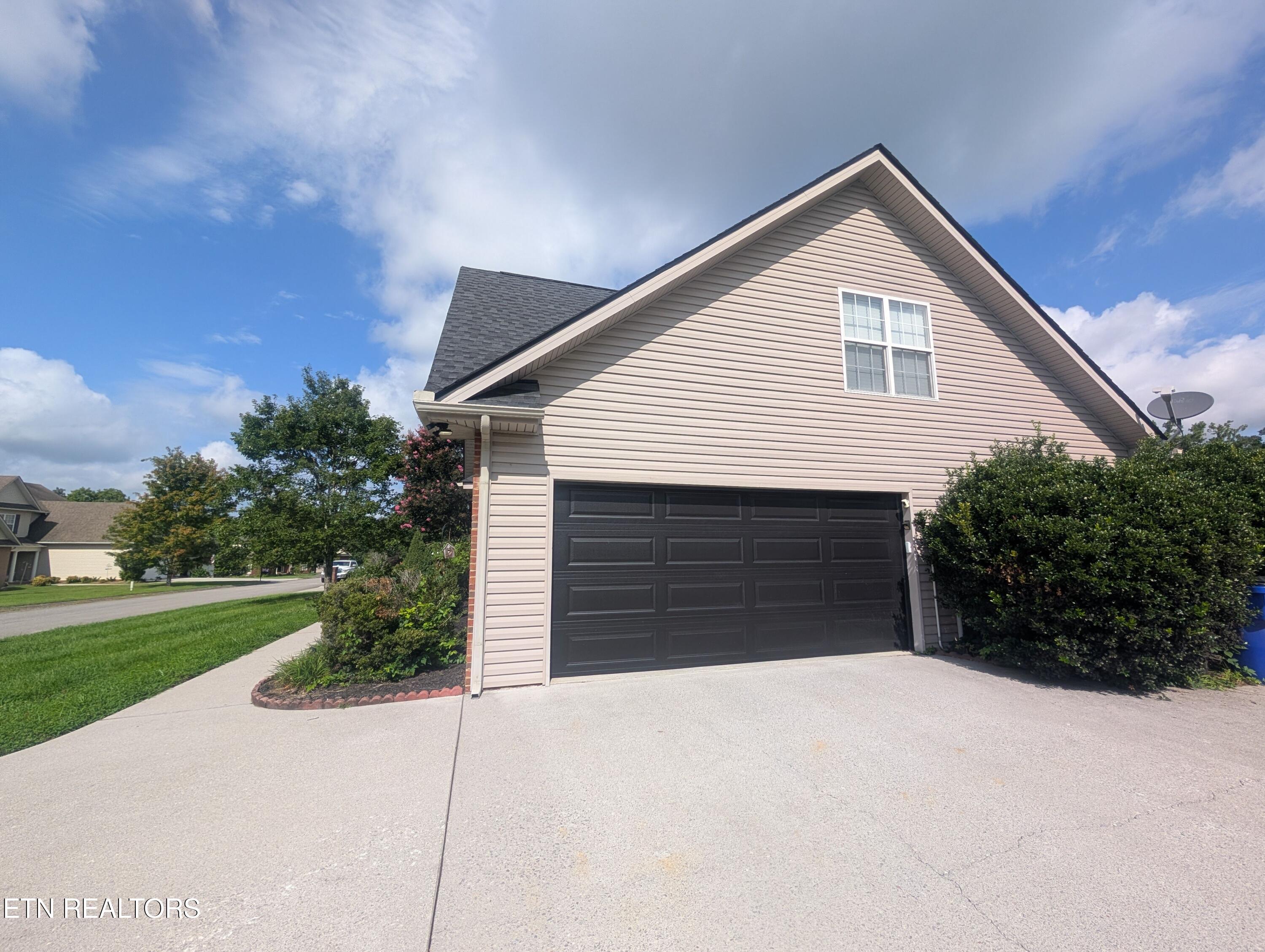 2426 Amber Dawn Lane Knoxville TN 37920
