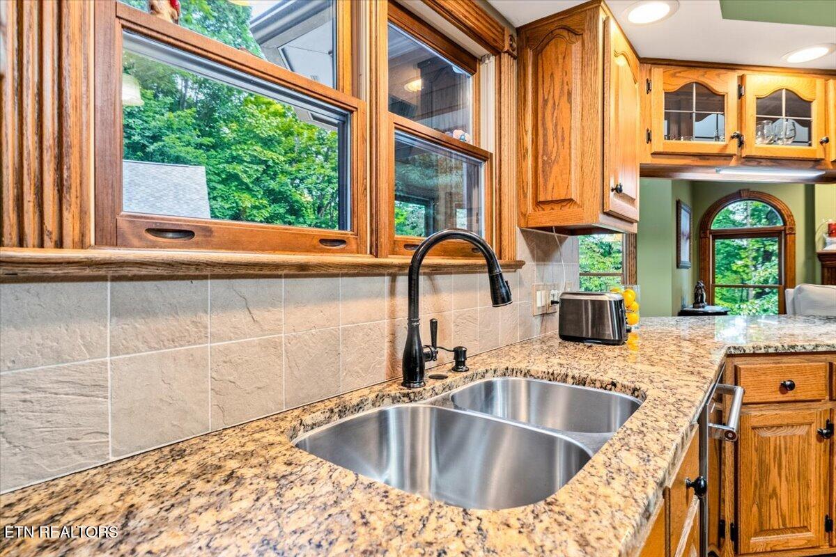 646 Hilltop Drive Jacksboro TN 37757