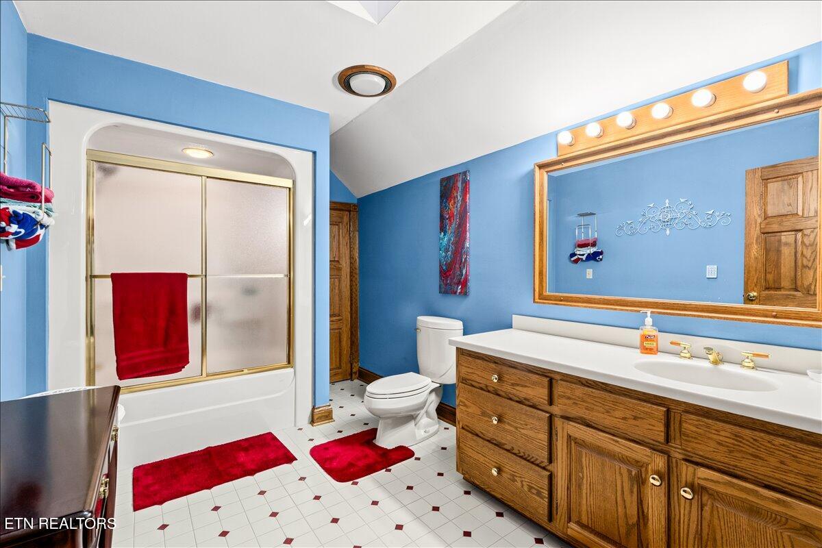 646 Hilltop Drive Jacksboro TN 37757