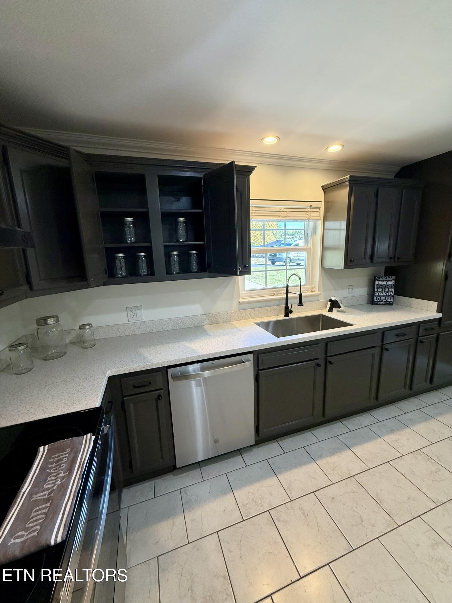 2112 Spring Hill Road Knoxville TN 37914