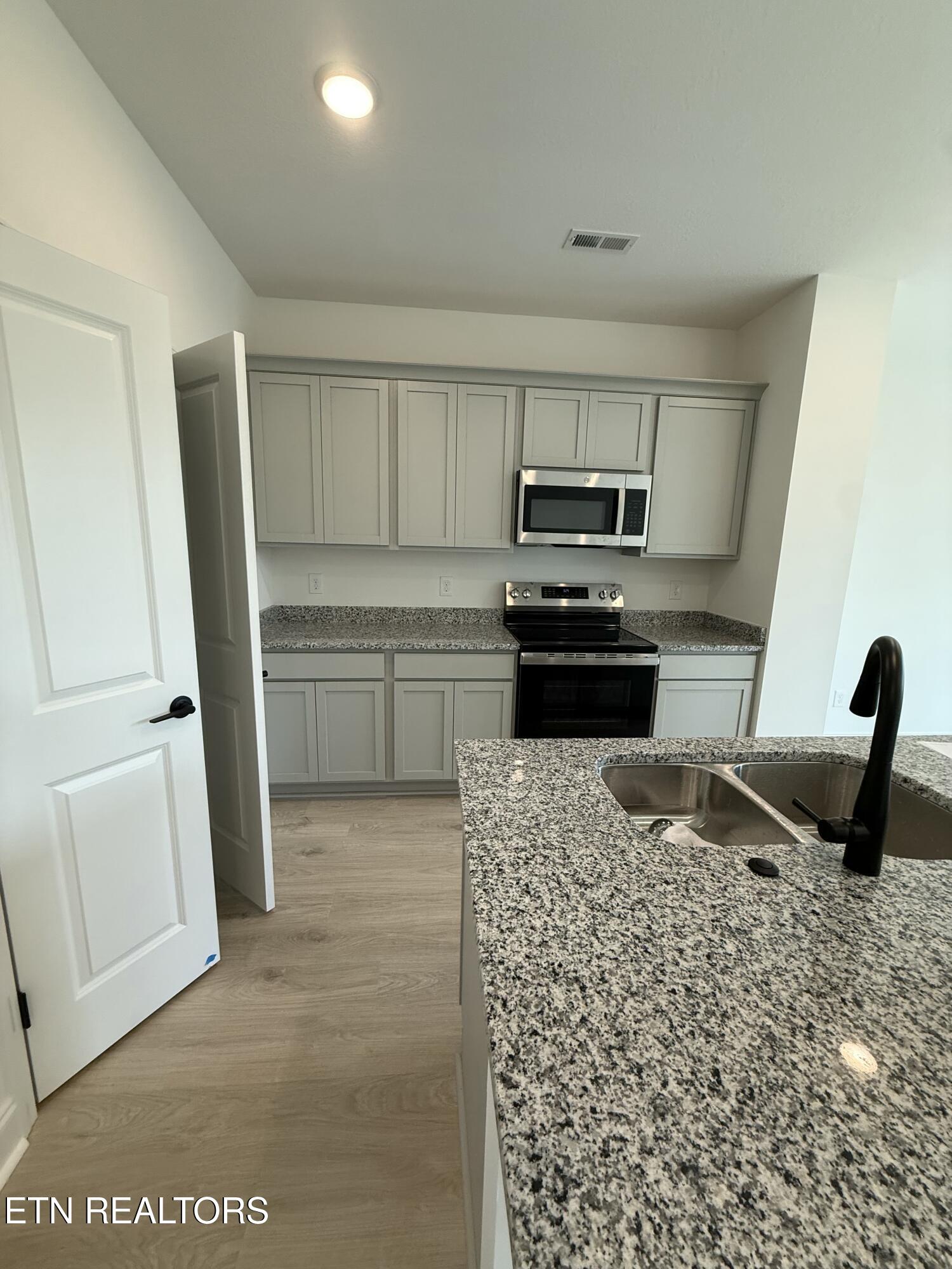 1713 Bennett Village Drive Maryville TN 37804