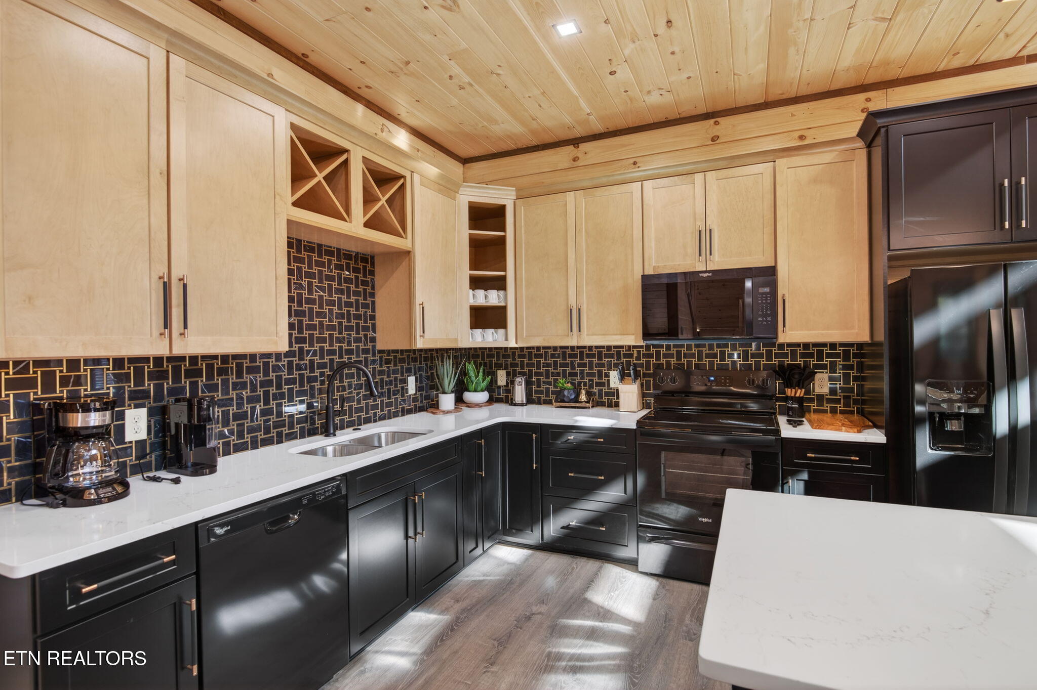 3138 White Falcon Way Pigeon Forge TN 37863