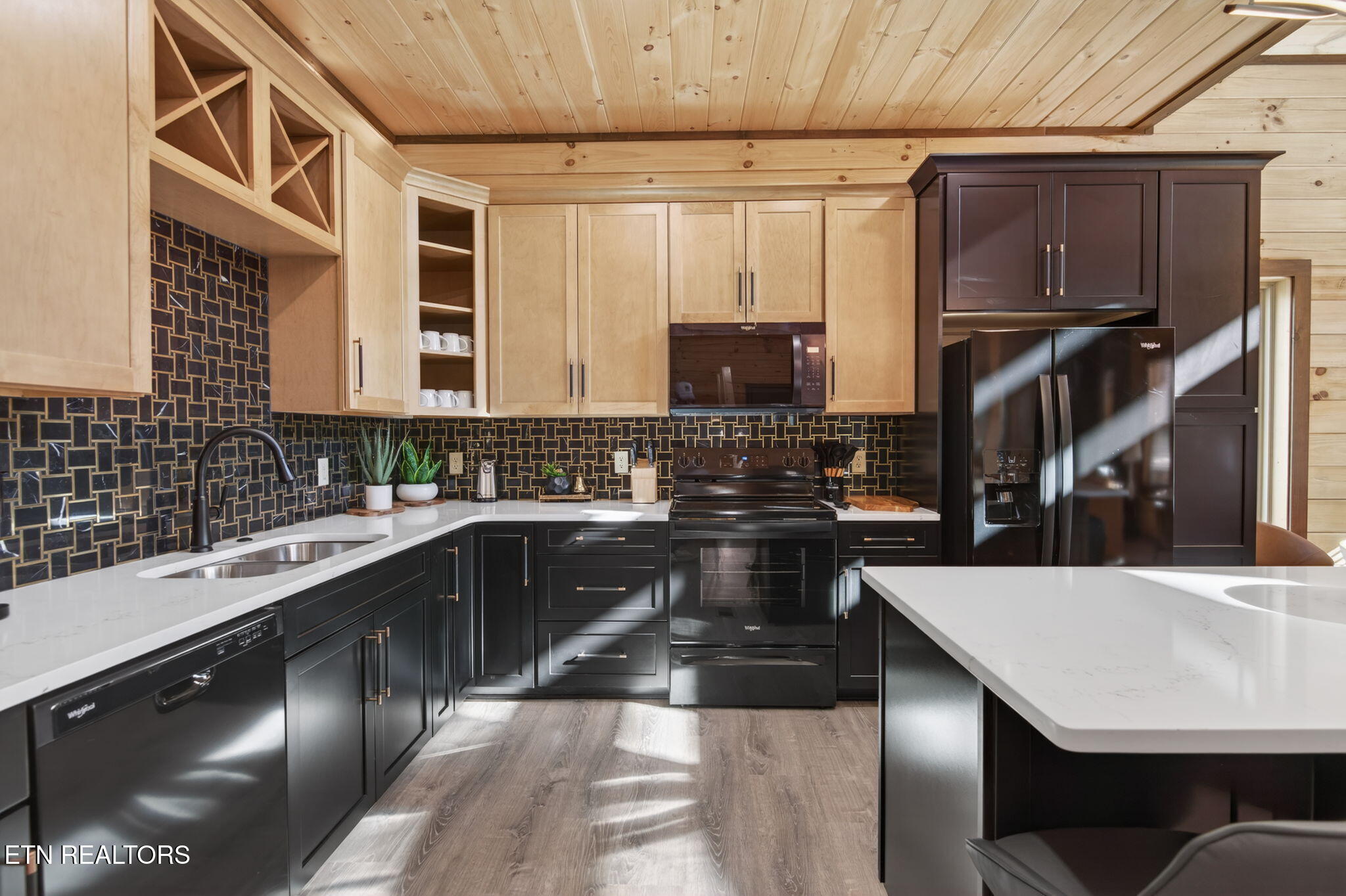 3138 White Falcon Way Pigeon Forge TN 37863