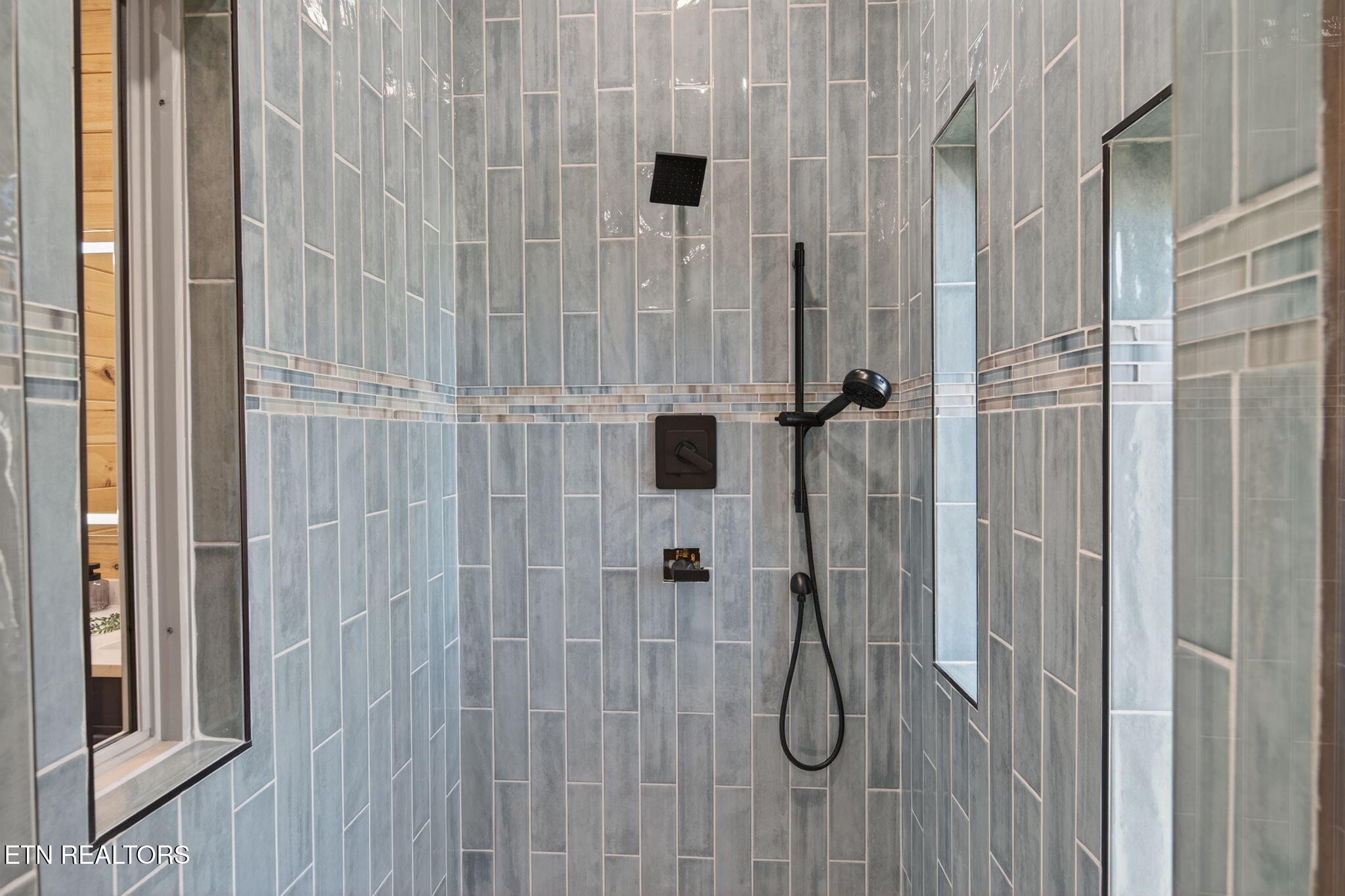 3138 White Falcon Way Pigeon Forge TN 37863