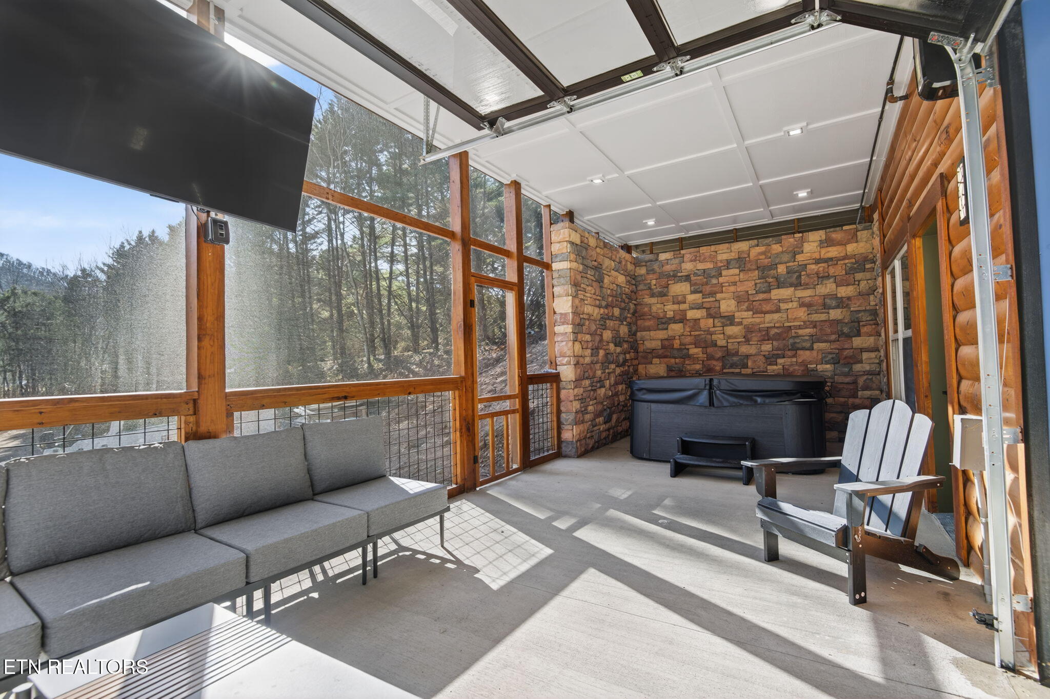 3138 White Falcon Way Pigeon Forge TN 37863
