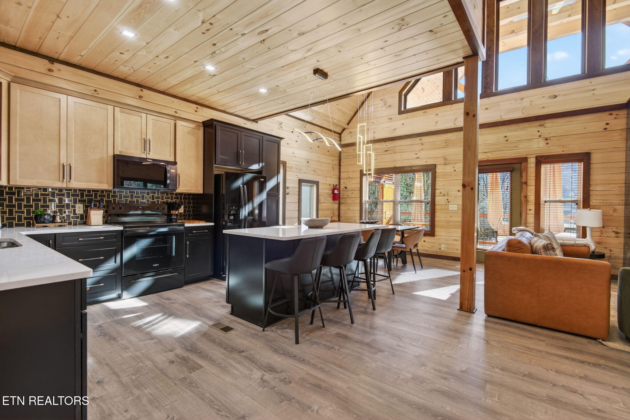 3138 White Falcon Way Pigeon Forge TN 37863