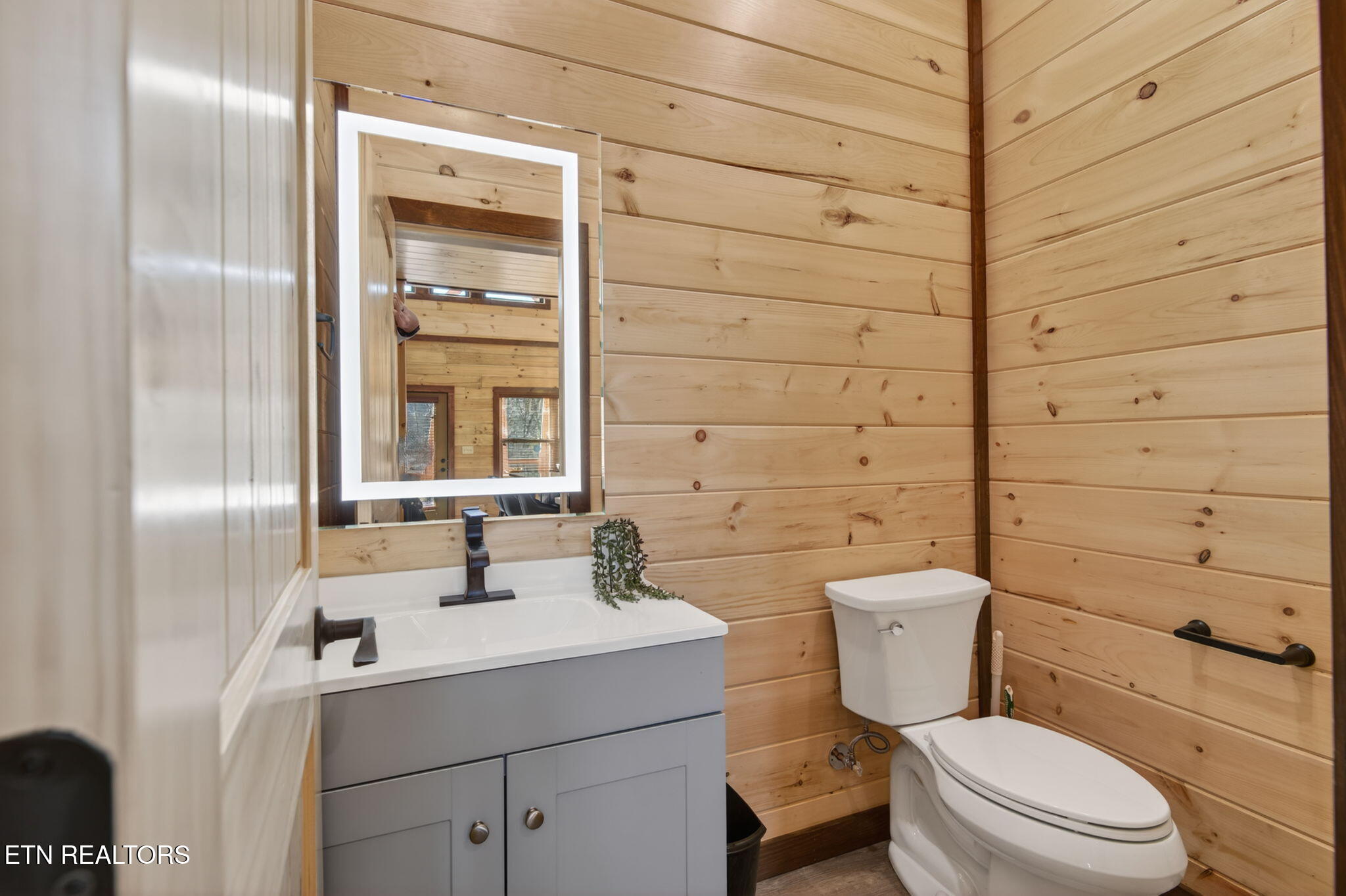 3138 White Falcon Way Pigeon Forge TN 37863