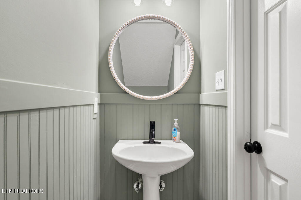 904 Whitesburg Drive Knoxville TN 37918