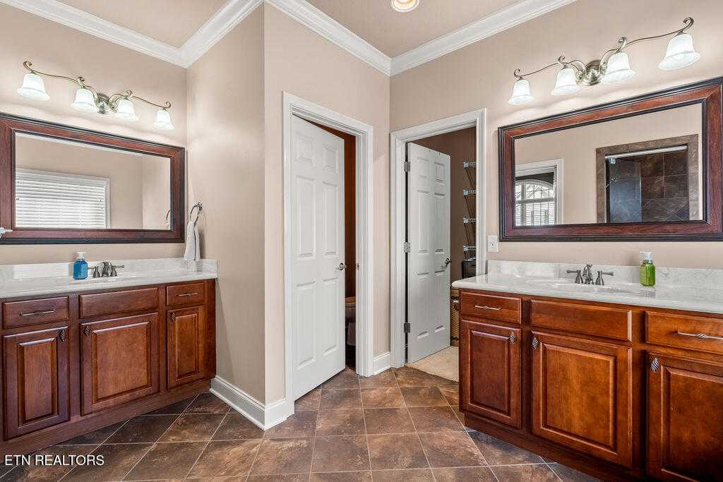 170 E Port Drive Lenoir City TN 37772
