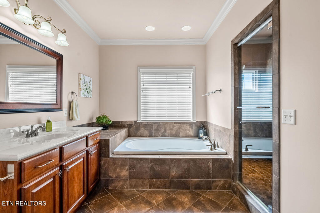 170 E Port Drive Lenoir City TN 37772