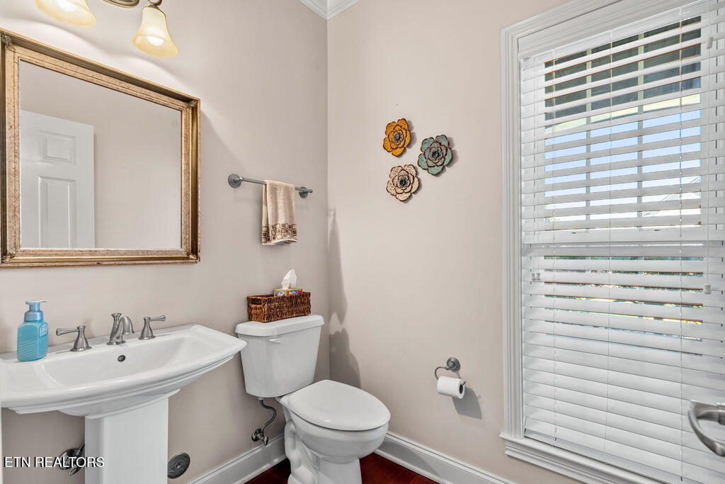 170 E Port Drive Lenoir City TN 37772