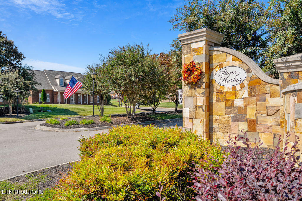 170 E Port Drive Lenoir City TN 37772