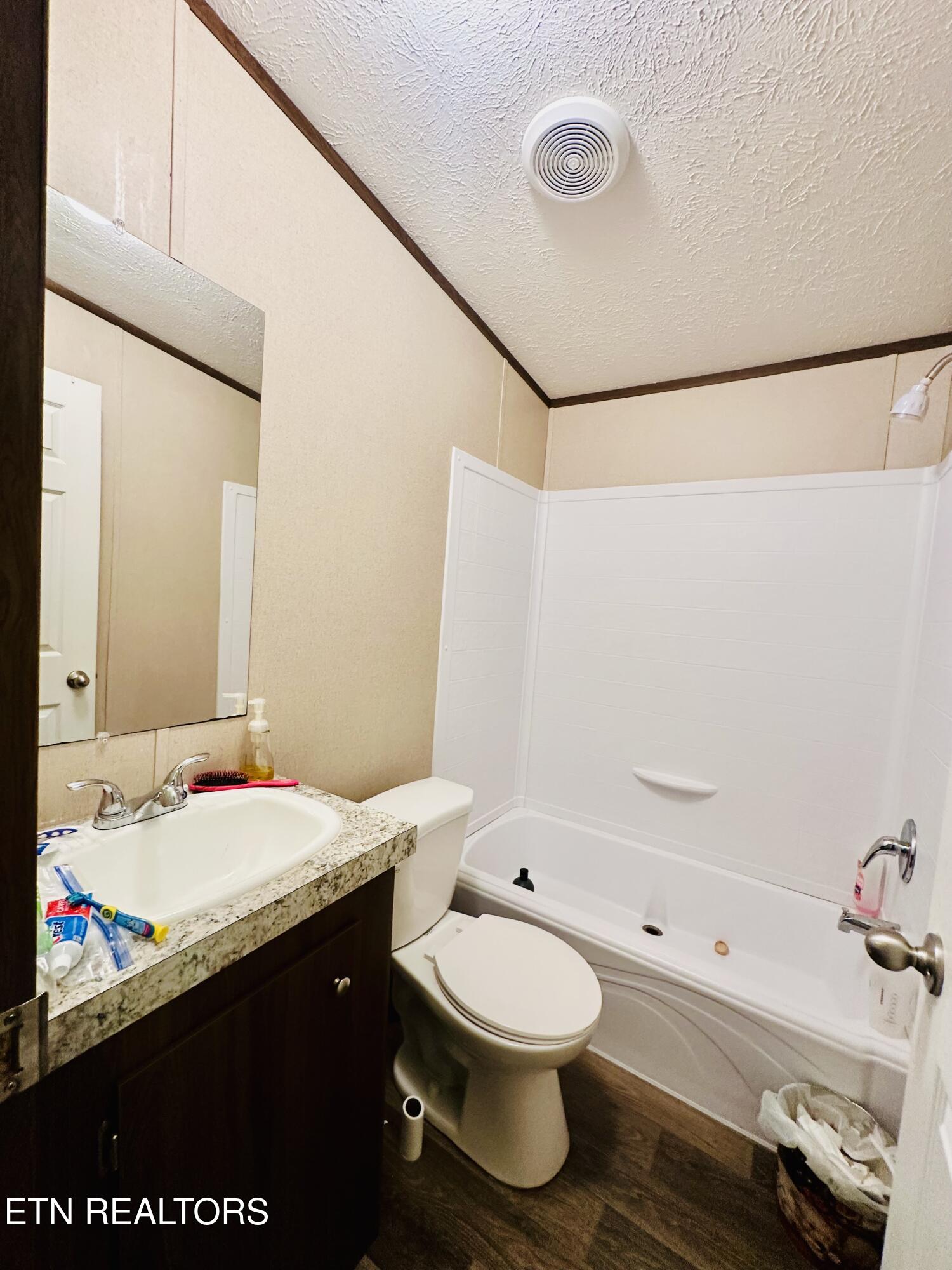 1240 Burrville Road Sunbright TN 37872